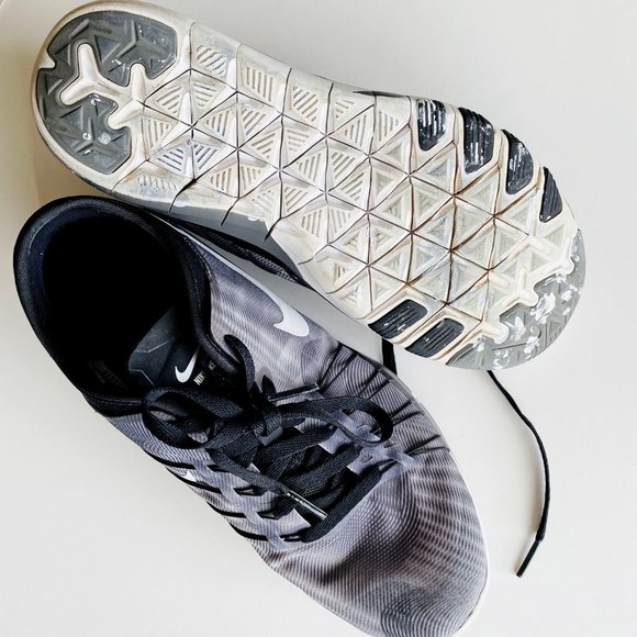 Nike Free Athletic Shoes size 7 - Picture 7 of 9